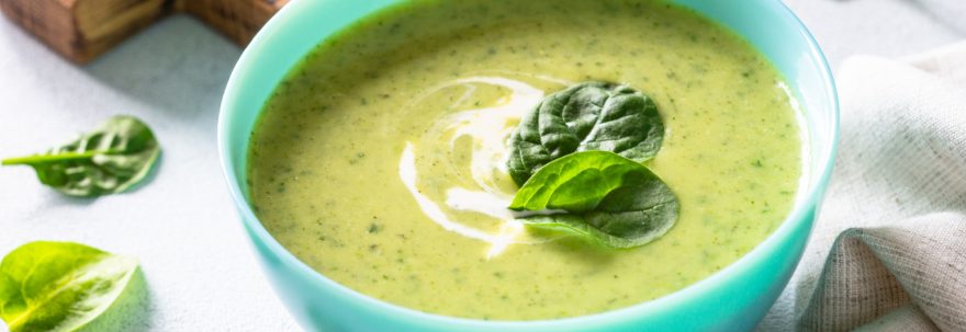 Green soup. Spinach cream soup with cream.